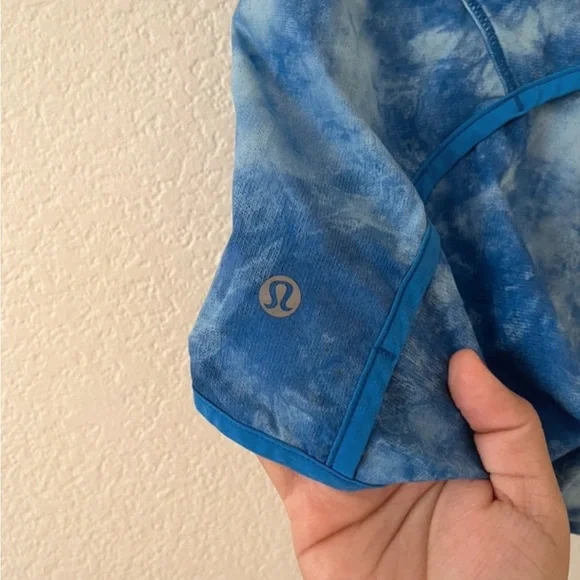 Lululemon Athletica Blue Cloudy Women's Athletic Shorts - Picture 3 of 4